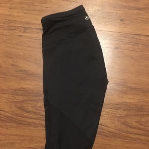 Lululemon black crop tights size 6